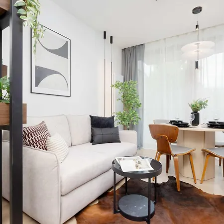 Sarmacka Wilanow With Parking, Sauna & Gym By Renters Varşova