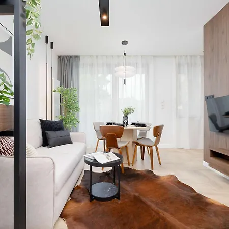 Sarmacka Wilanow With Parking, Sauna & Gym By Renters 公寓